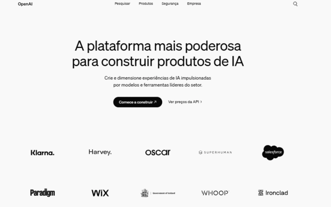 Página inicial da OpenAI destacando a API como uma plataforma poderosa para construir produtos de inteligência artificial, com logotipos de empresas parceiras como Klarna, Harvey e Wix.